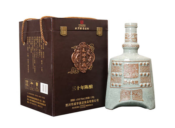 常州咸亨酒店太雕黄酒回收太雕三十年陈酿绍兴黄酒1.5kg礼盒装