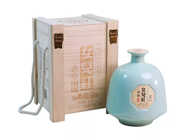 常州回收绍兴女儿红黄酒醇酿花雕酒木质礼盒2.5L坛装黄酒